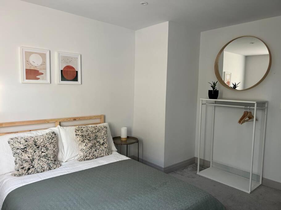 Contemporary, Stylish South Coast Home بول المظهر الخارجي الصورة